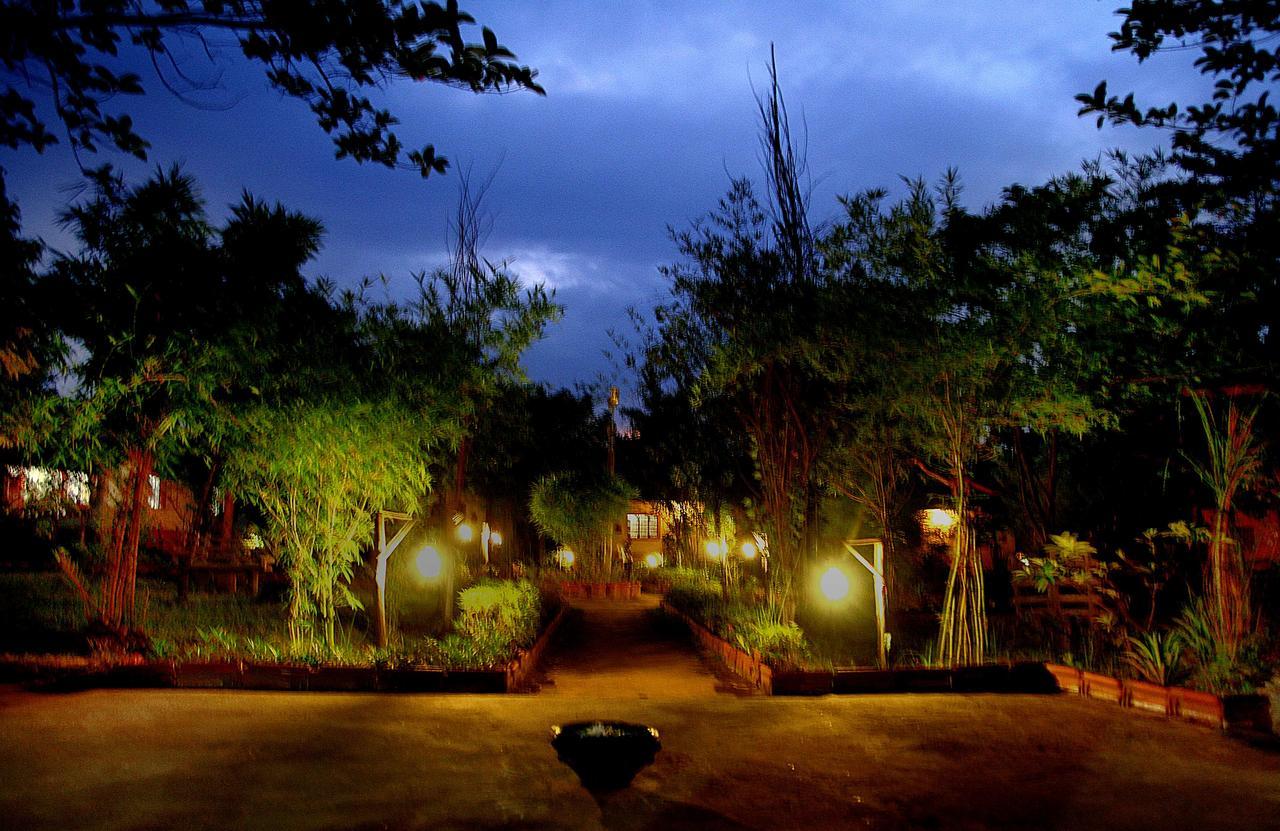 Pugmark Resort Kanha Exterior photo